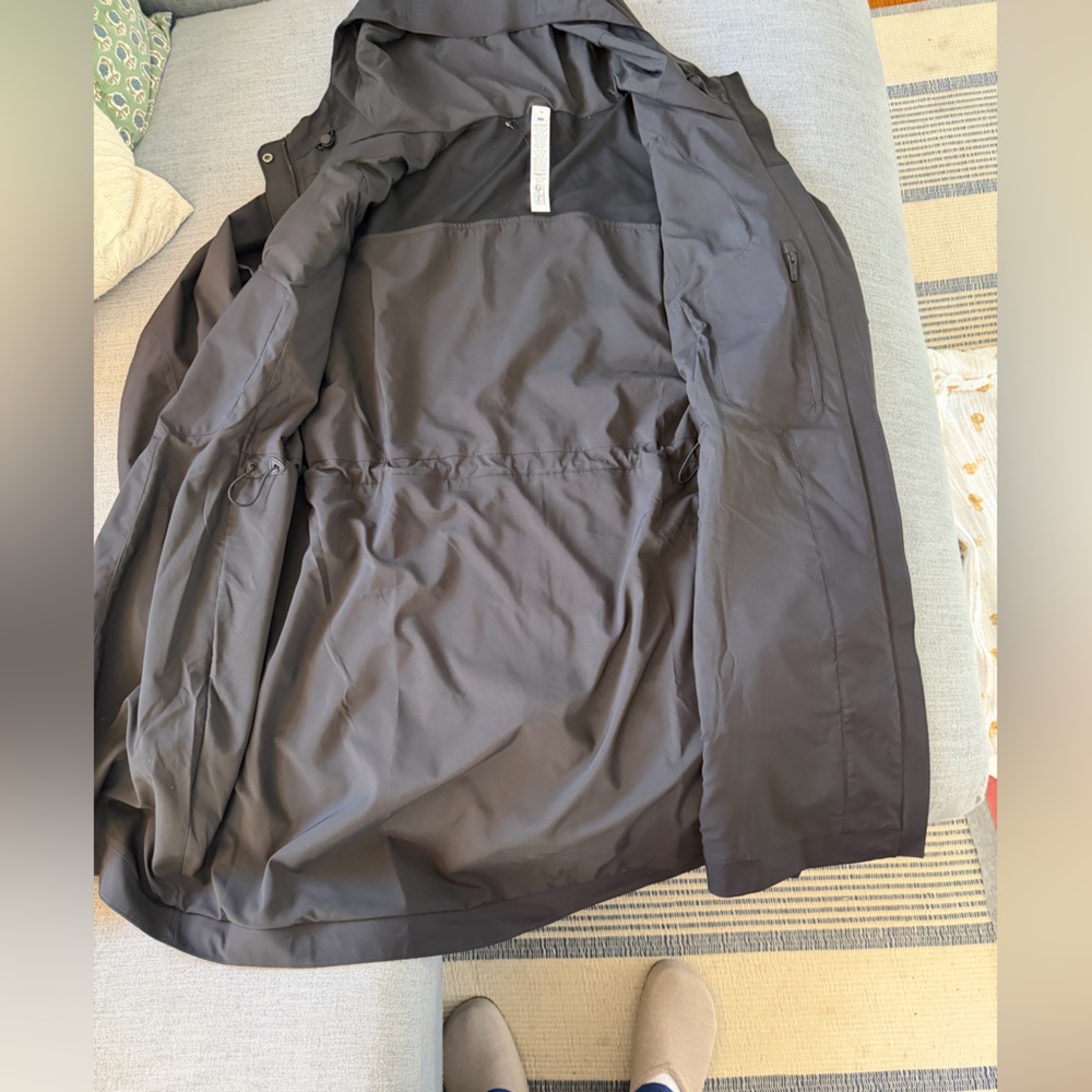 NWOT Lululemon Rain Rebel Jacket in Black 14 - Picture 10 of 12
